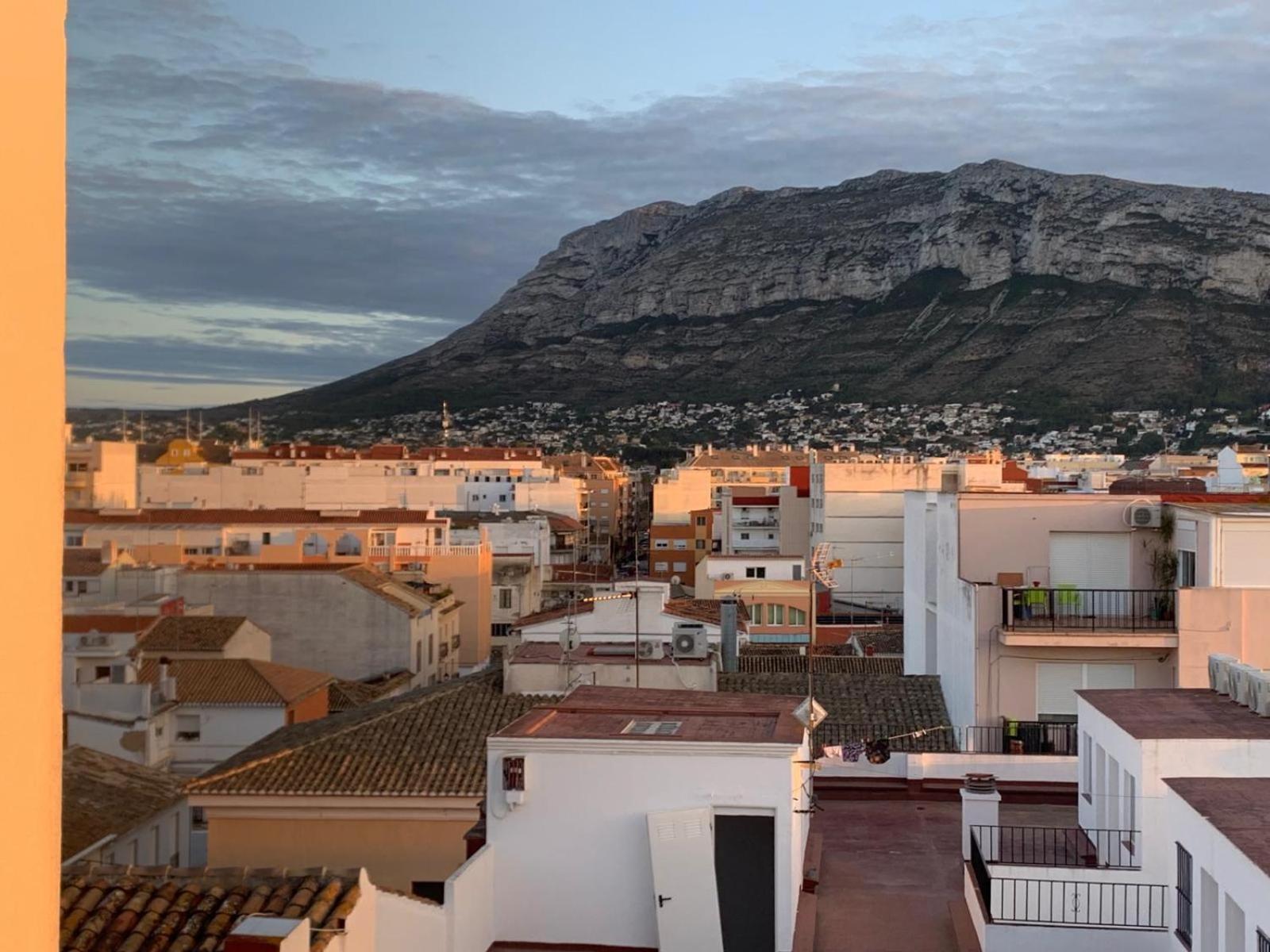 Gran Piso Con Estilo En El Centro De Denia Apartment Exterior photo
